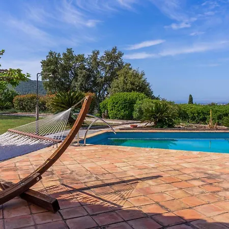 Villa Marguerite Pour 10 Personnes Avec Climatisation Et Vue Avec Piscine Privee Et Chauffee A *