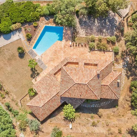 Villa Marguerite Pour 10 Personnes Avec Climatisation Et Vue Avec Piscine Privee Et Chauffee A *