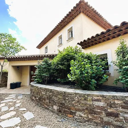 Marguerite Pour 10 Personnes Avec Climatisation Et Vue Avec Piscine Privee Et Chauffee A