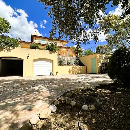 Marguerite Pour 10 Personnes Avec Climatisation Et Vue Avec Piscine Privee Et Chauffee A *