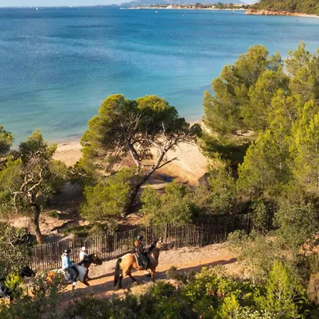 Marguerite Pour 10 Personnes Avec Climatisation Et Vue Avec Piscine Privee Et Chauffee A *